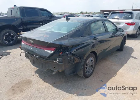 2024 Hyundai Elantra Sel z USA, uszkodzony, nr VIN KMHLM4DG9RU697167